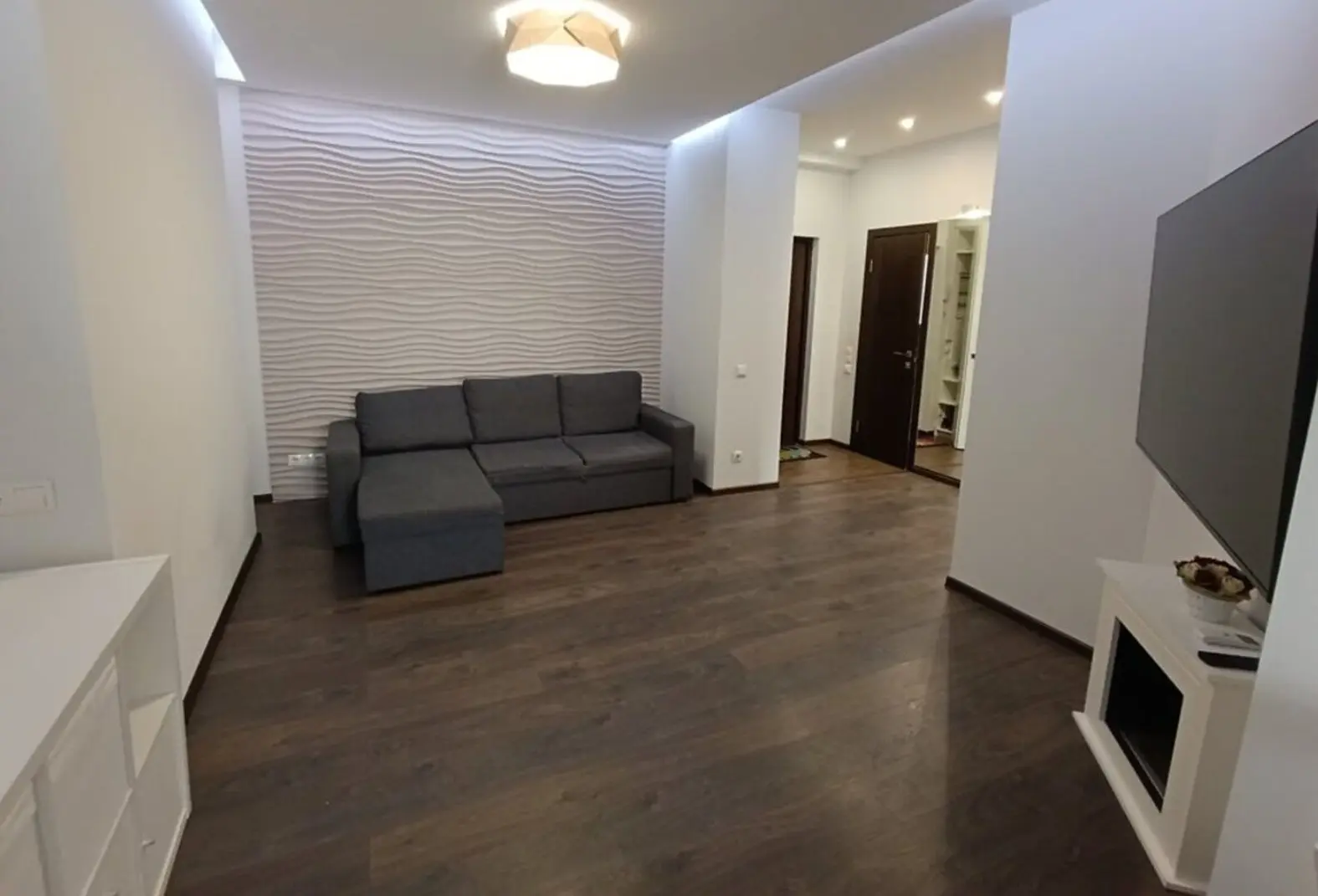 Фото Selling a 2-room apartment, 63 sq.m., Dmytra Lutsenka Street (Yuriia Smolycha Street)  Kyiv, price: 143000 $, code 4204