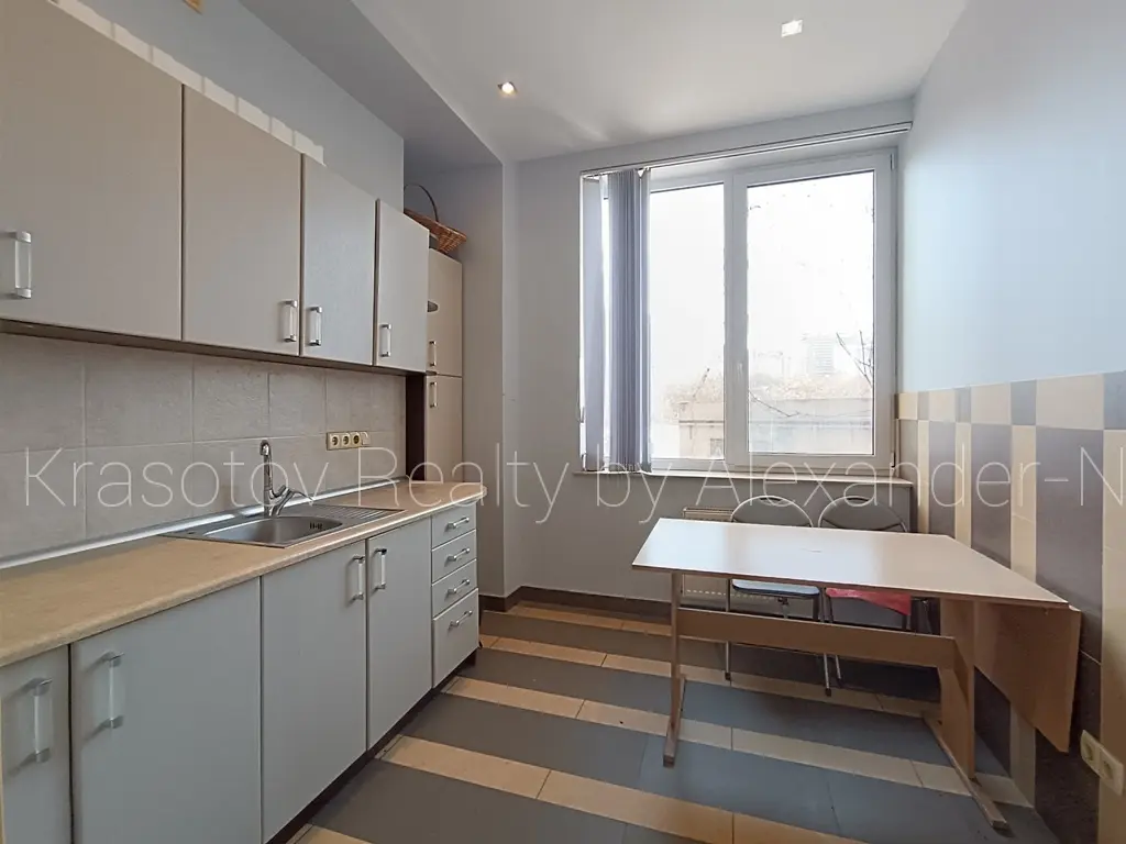 Фото Орендувати офіс, Шевченка просп. 4б Одеса в довгострокову оренду, ціна: 550 $, код 4206