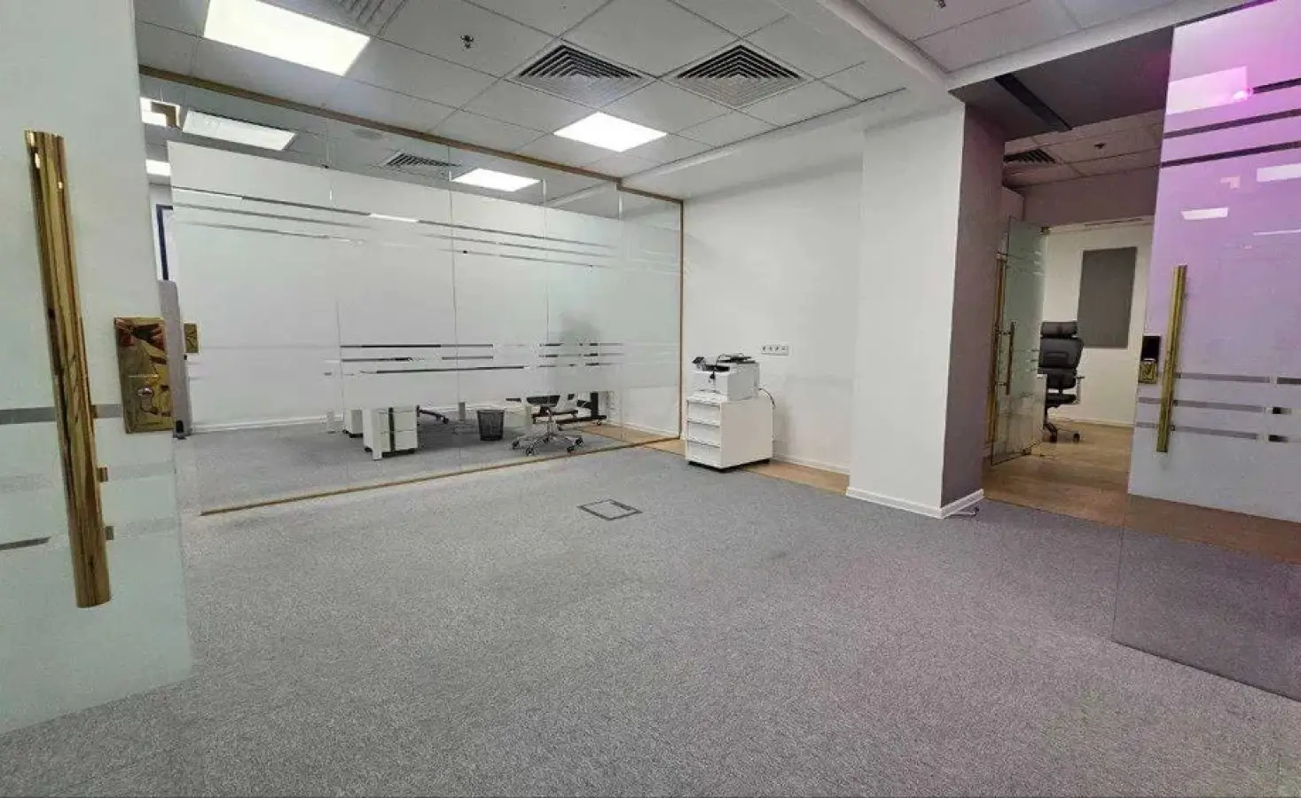 Фото Орендувати офіс, Богдана Хмельницького вул. 19-21 Київ в довгострокову оренду, ціна: 18 $, код 4207