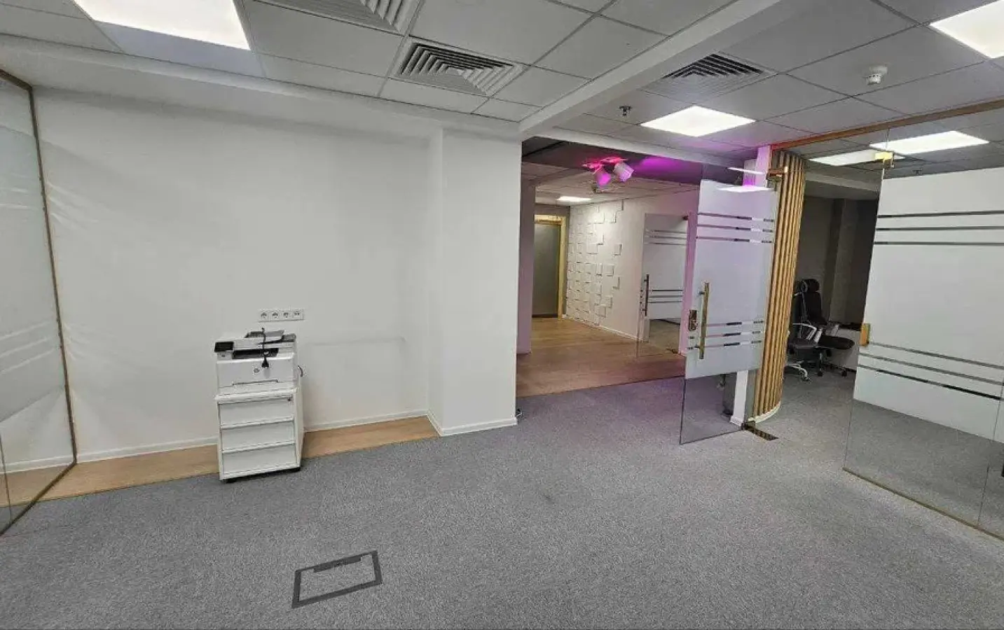 Фото Орендувати офіс, Богдана Хмельницького вул. 19-21 Київ в довгострокову оренду, ціна: 18 $, код 4207