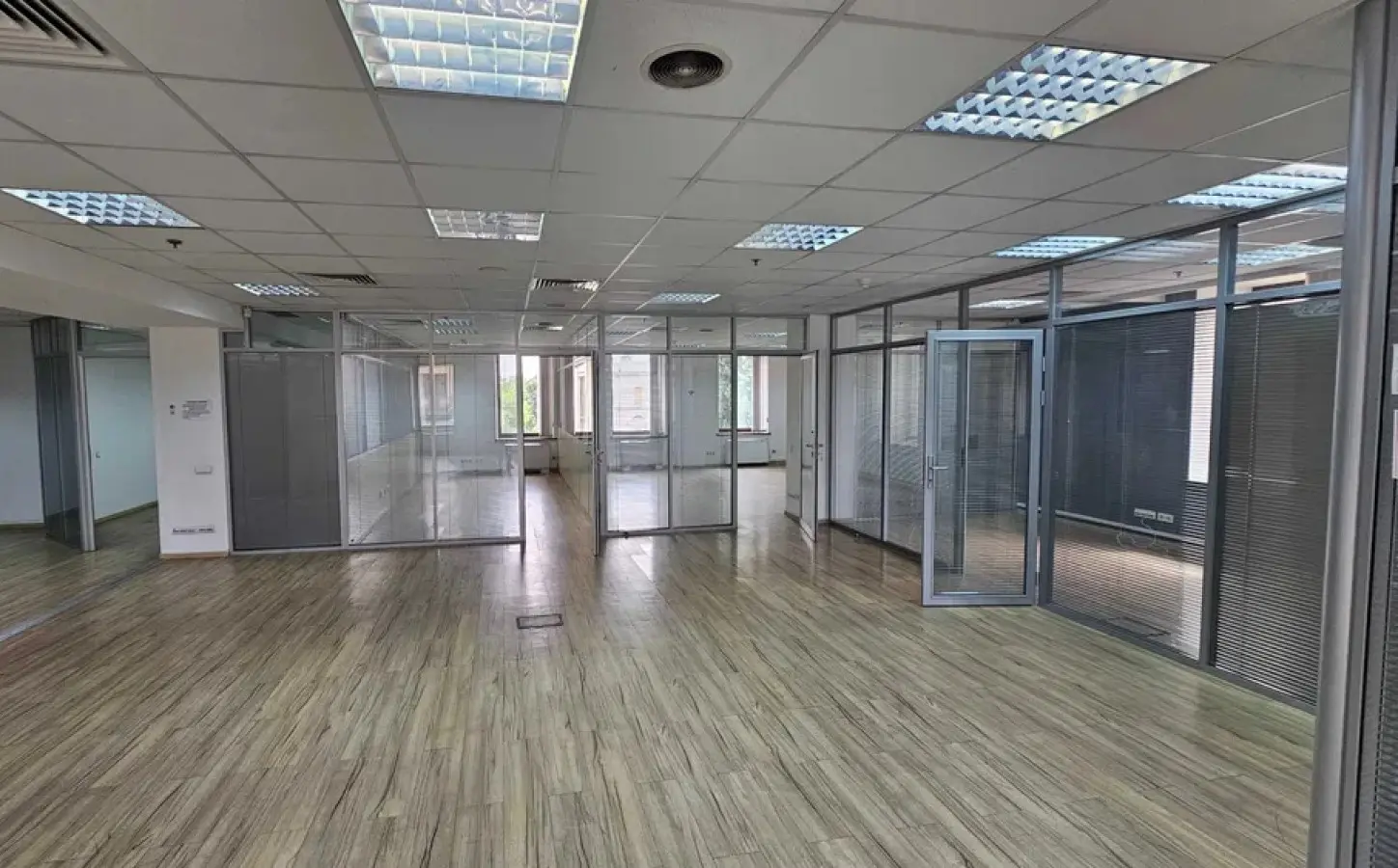 Фото Rent an office, Bohdana Khmelnytskoho Street 19-21 Kyiv for long-term rent, price: 17 $, code 4208