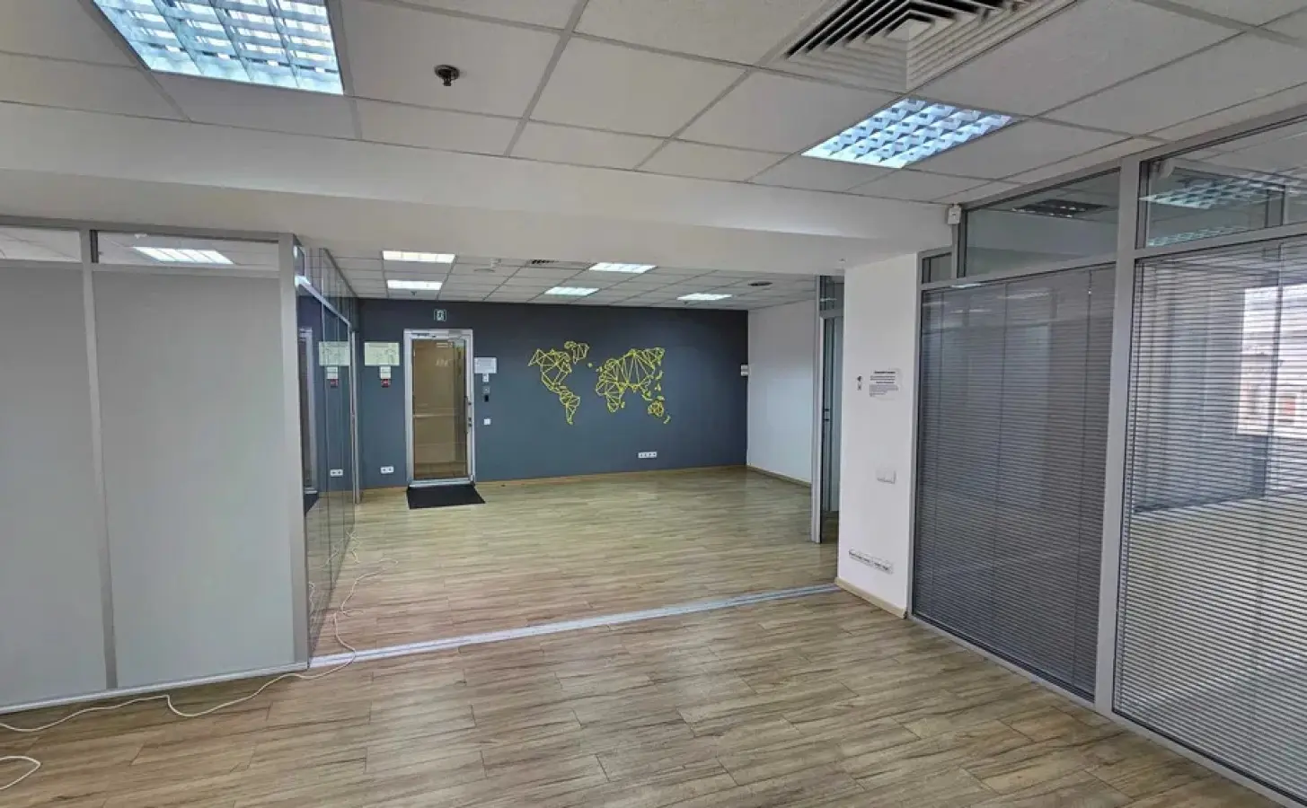 Фото Rent an office, Bohdana Khmelnytskoho Street 19-21 Kyiv for long-term rent, price: 17 $, code 4208