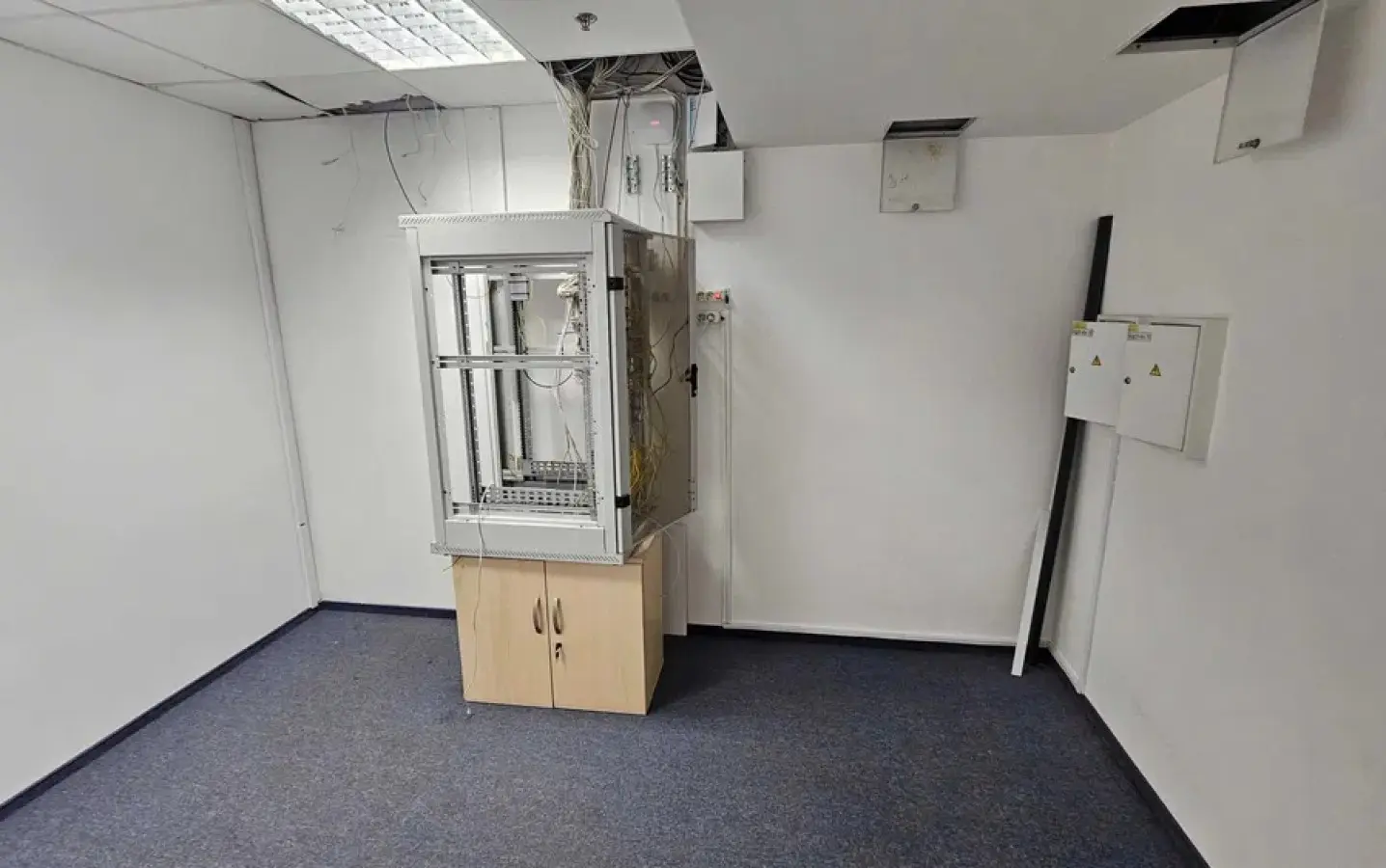 Фото Rent an office, Bohdana Khmelnytskoho Street 19-21 Kyiv for long-term rent, price: 17 $, code 4208