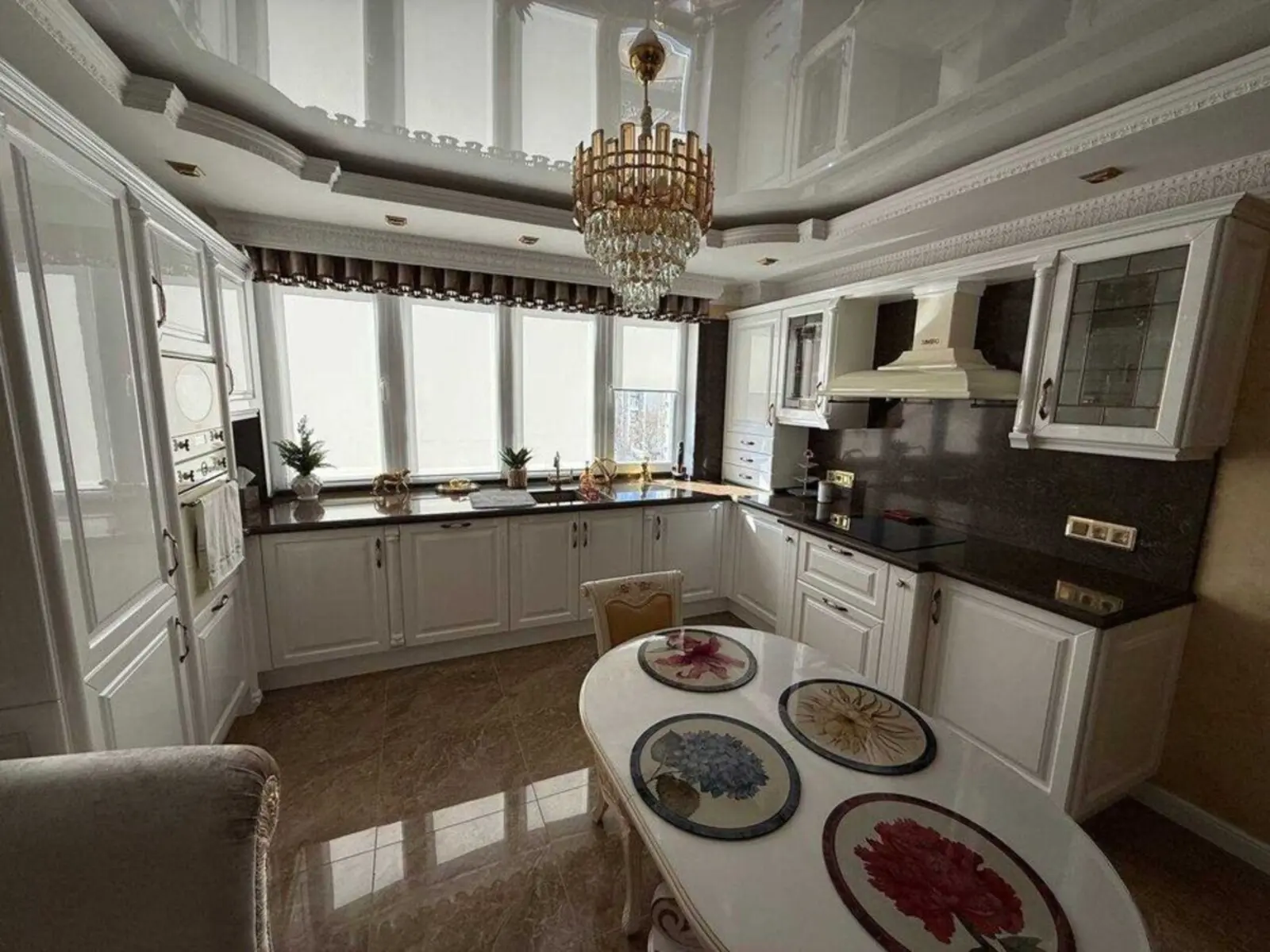 Фото Продаю 2 кімнатну квартиру, 91 кв. м, Деміївська вул. 13 Київ, ціна: 300000 $, код 4223