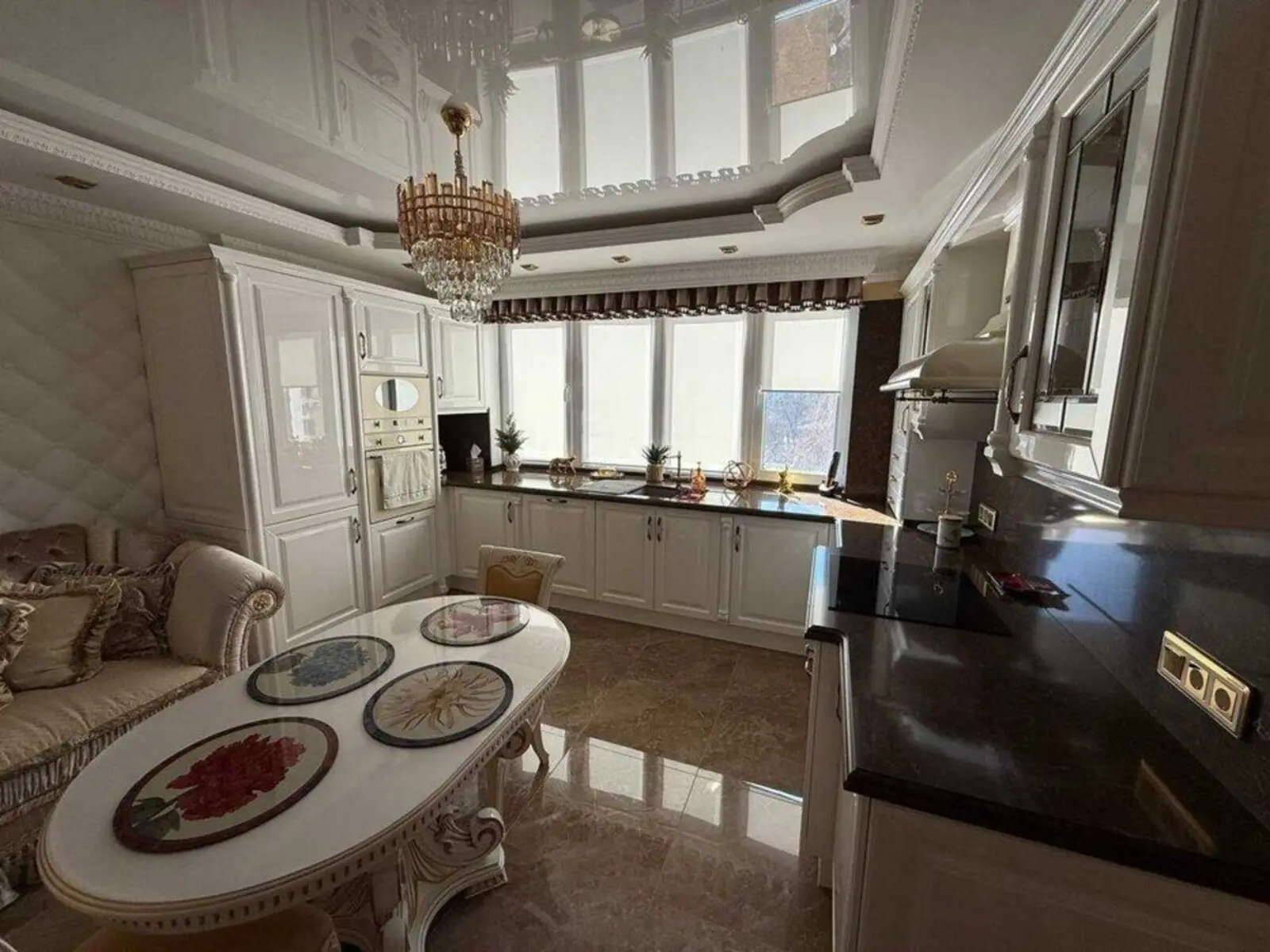 Фото Продаю 2 кімнатну квартиру, 91 кв. м, Деміївська вул. 13 Київ, ціна: 300000 $, код 4223