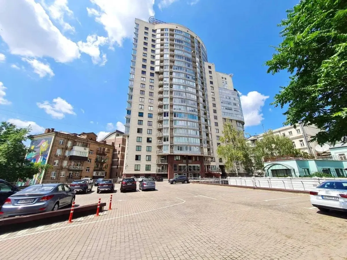 Фото Продаю офіс, 550 кв. м, Тараса Шевченка бульв. 33б Київ, ціна: 2500 $, код 4226