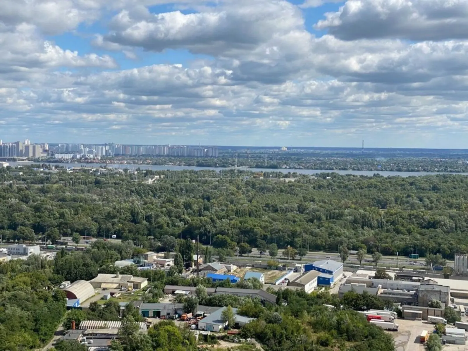 Фото Selling a 3-room apartment, 93 sq.m., Motornyi lane  Kyiv, price: 102000 $, code 4232