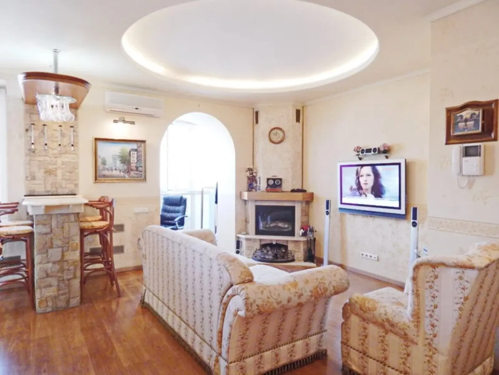 Фото Снять 2-комнатную квартиру, Мечникова ул. 16 Киев в долгосрочную аренду, цена: 800 €, код 4233