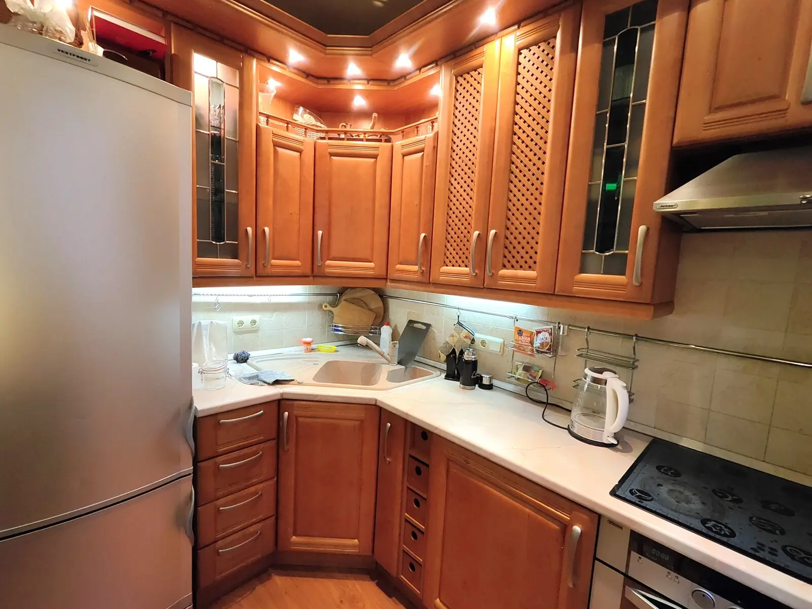 Фото Снять 2-комнатную квартиру, Мечникова ул. 16 Киев в долгосрочную аренду, цена: 800 €, код 4233