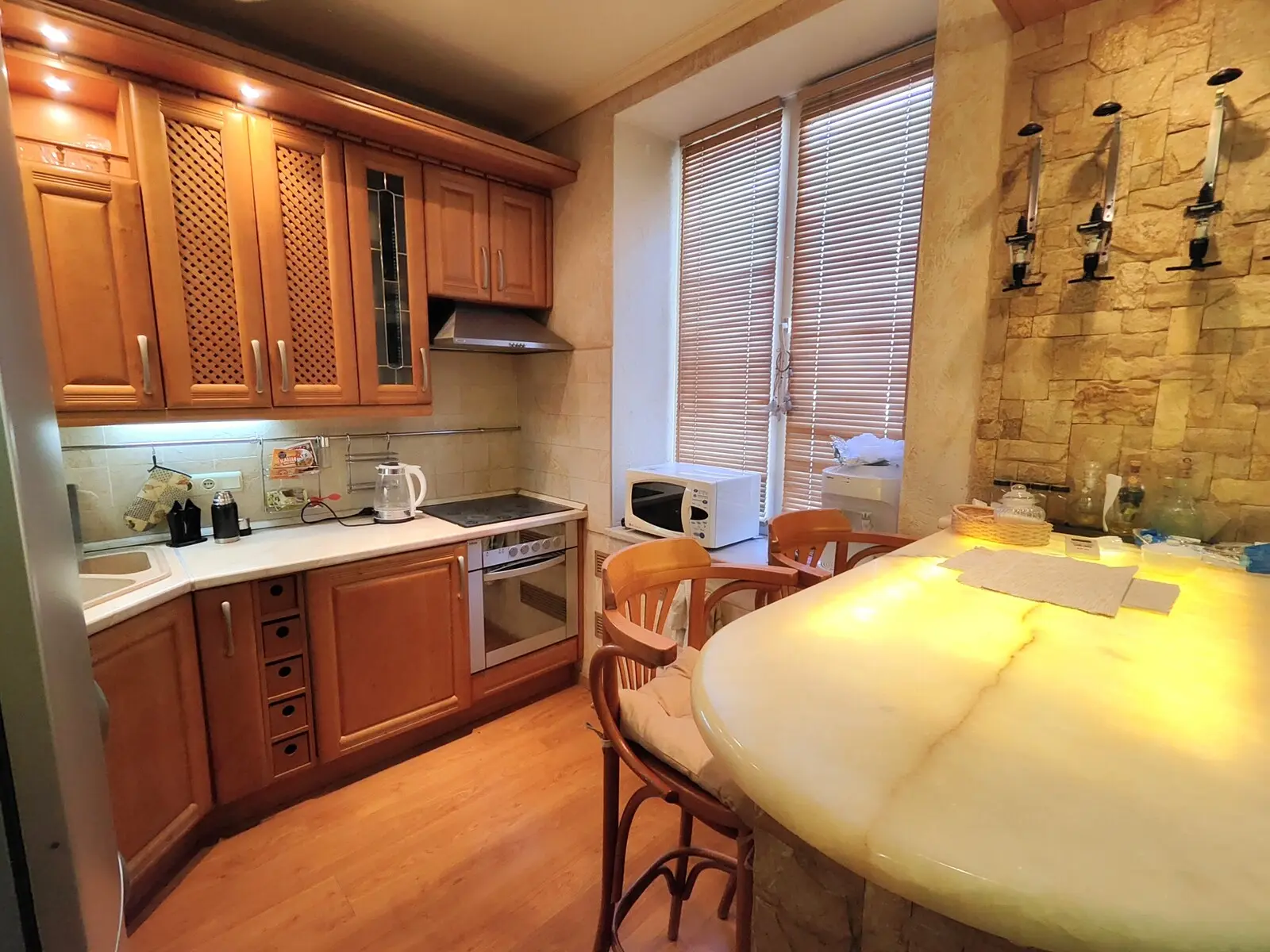 Фото Снять 2-комнатную квартиру, Мечникова ул. 16 Киев в долгосрочную аренду, цена: 800 €, код 4233