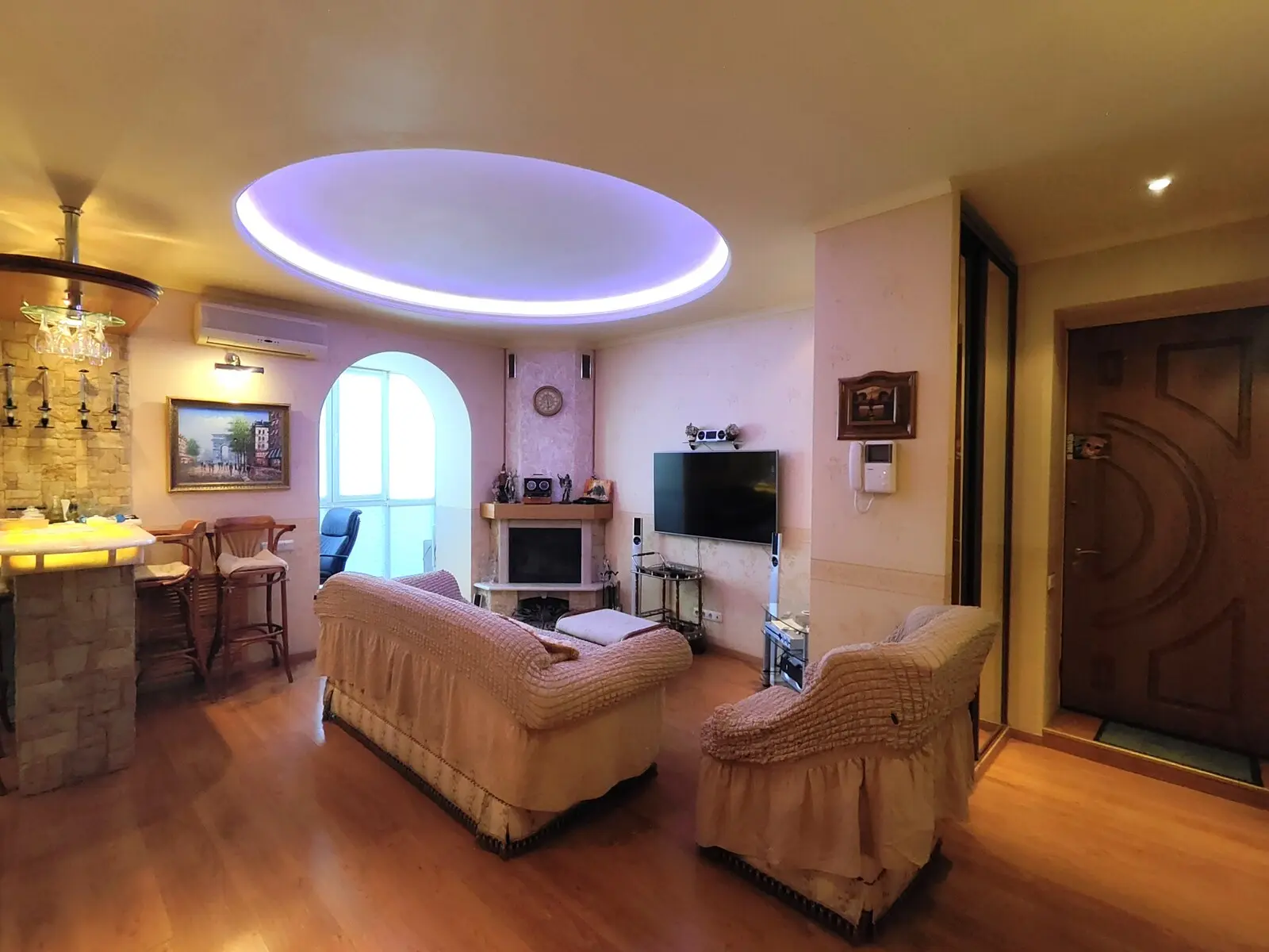 Фото Снять 2-комнатную квартиру, Мечникова ул. 16 Киев в долгосрочную аренду, цена: 800 €, код 4233