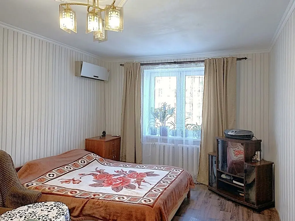 Фото Продаю 1 кімнатну квартиру, 37 кв. м, Михайла Грушевського вул. 52 Одеса, ціна: 30500 $, код 4235