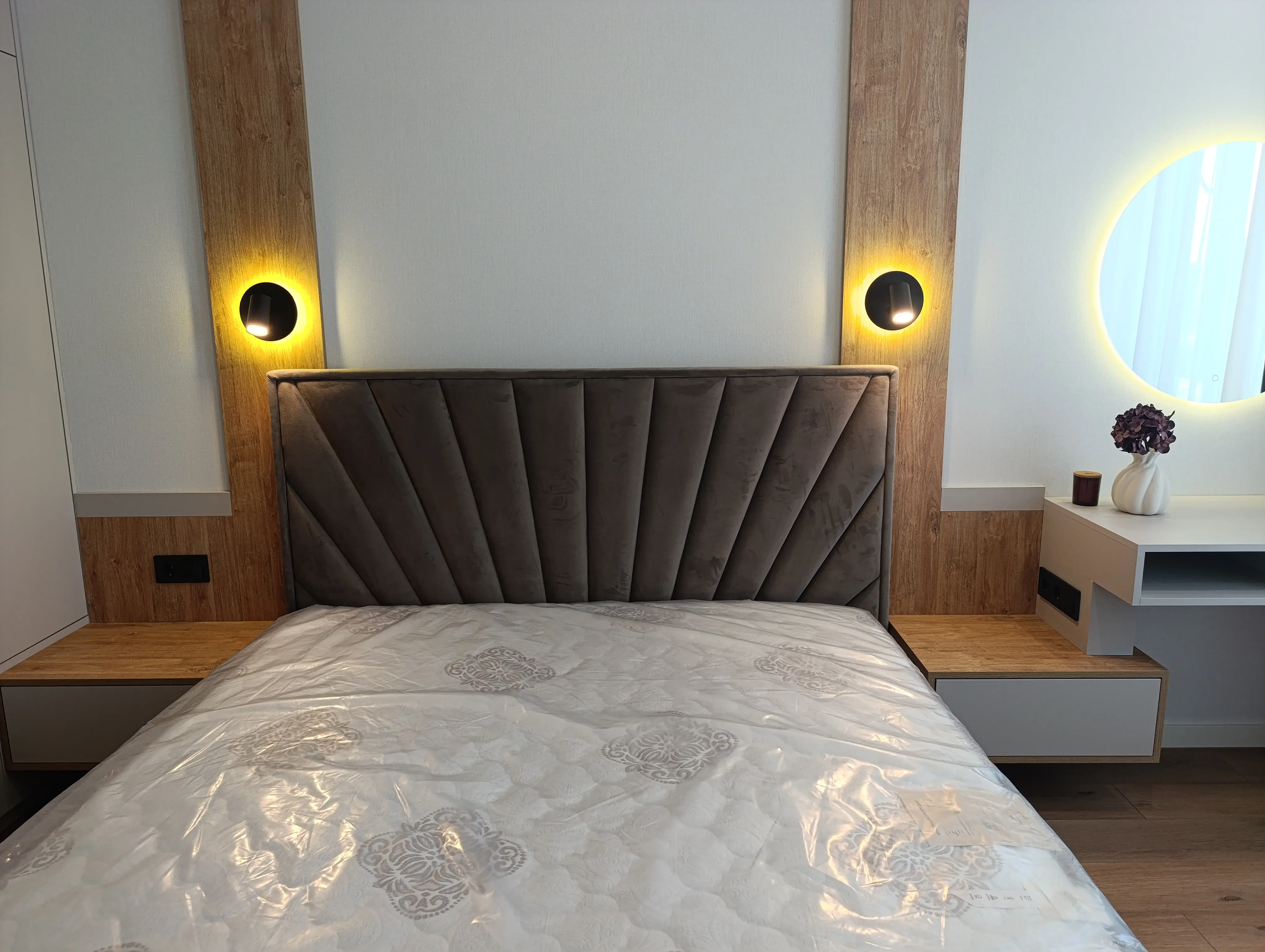 Фото Продаю 1-комнатную квартиру, 41.5 кв. м, Всеволода Змиенко ул.  Киев, цена: 115000 $, код 4240