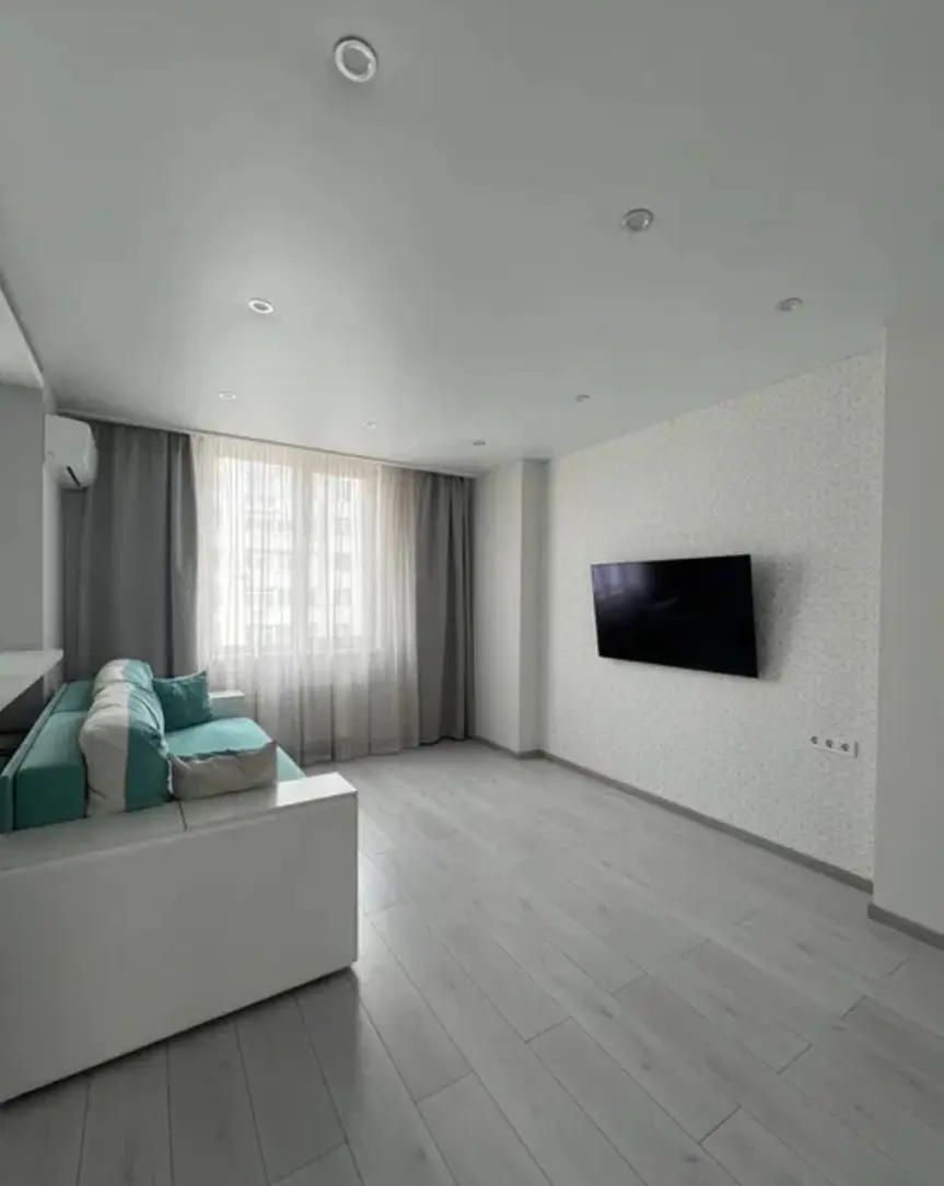 Фото Продаю 3-комнатную квартиру, 83 кв. м, Образования ул. 16 Киев, цена: 143000 $, код 4243