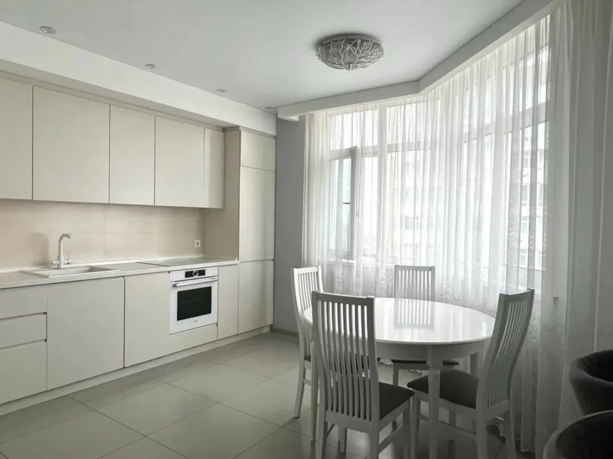 Фото Продаю 3-комнатную квартиру, 83 кв. м, Образования ул. 16 Киев, цена: 143000 $, код 4243