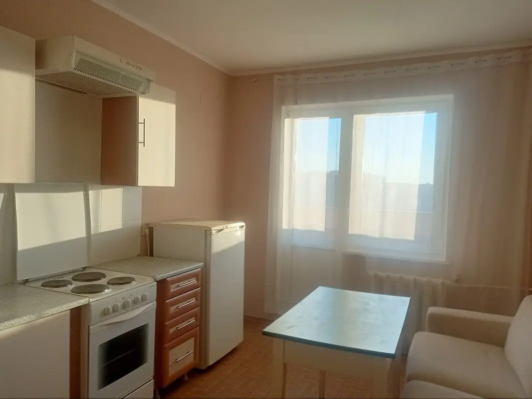 Фото Зняти 1 кімнатну квартиру, Харківське шосе 56 Київ в довгострокову оренду, ціна: 12000 грн, код 4257