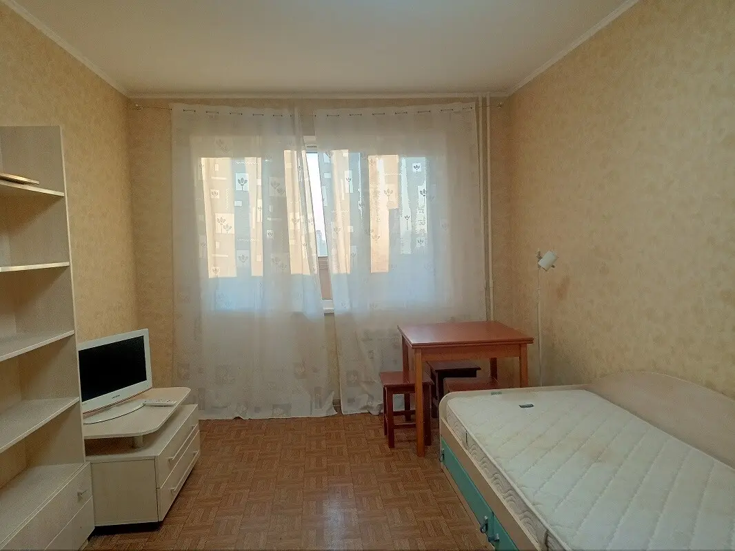 Фото Зняти 1 кімнатну квартиру, Харківське шосе 56 Київ в довгострокову оренду, ціна: 12000 грн, код 4257