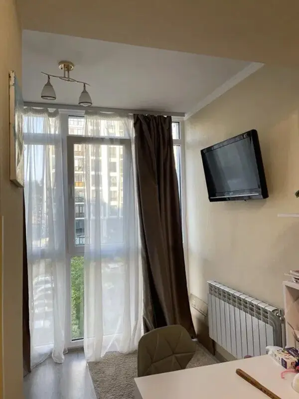 Фото Selling a 1-room apartment, 42 sq.m., Radystiv Street 34ж Kyiv, price: 75000 $, code 4268