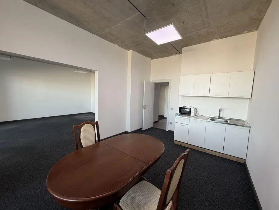 Фото Орендувати офіс, Микільсько-Слобідська вул.  Київ в довгострокову оренду, ціна: 55900 грн, код 4272