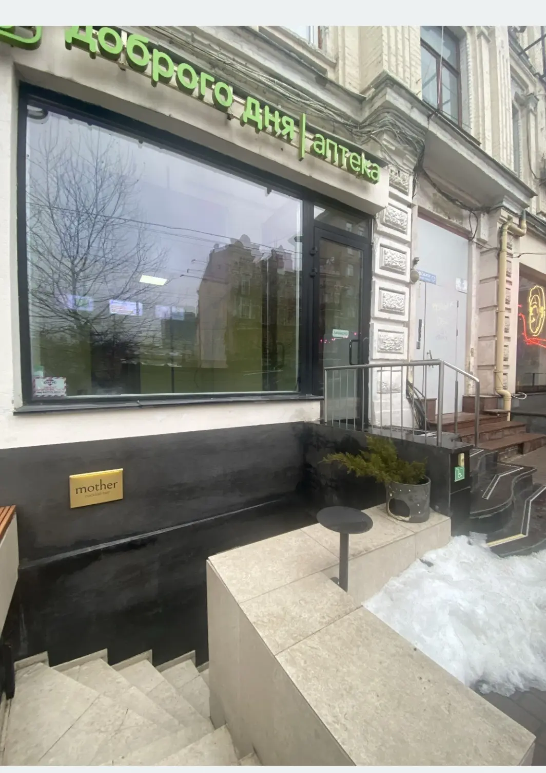 Фото Оренда торгівельної площі, Велика Васильківська вул. 38а Київ в довгострокову оренду, ціна: 2500 $, код 4289