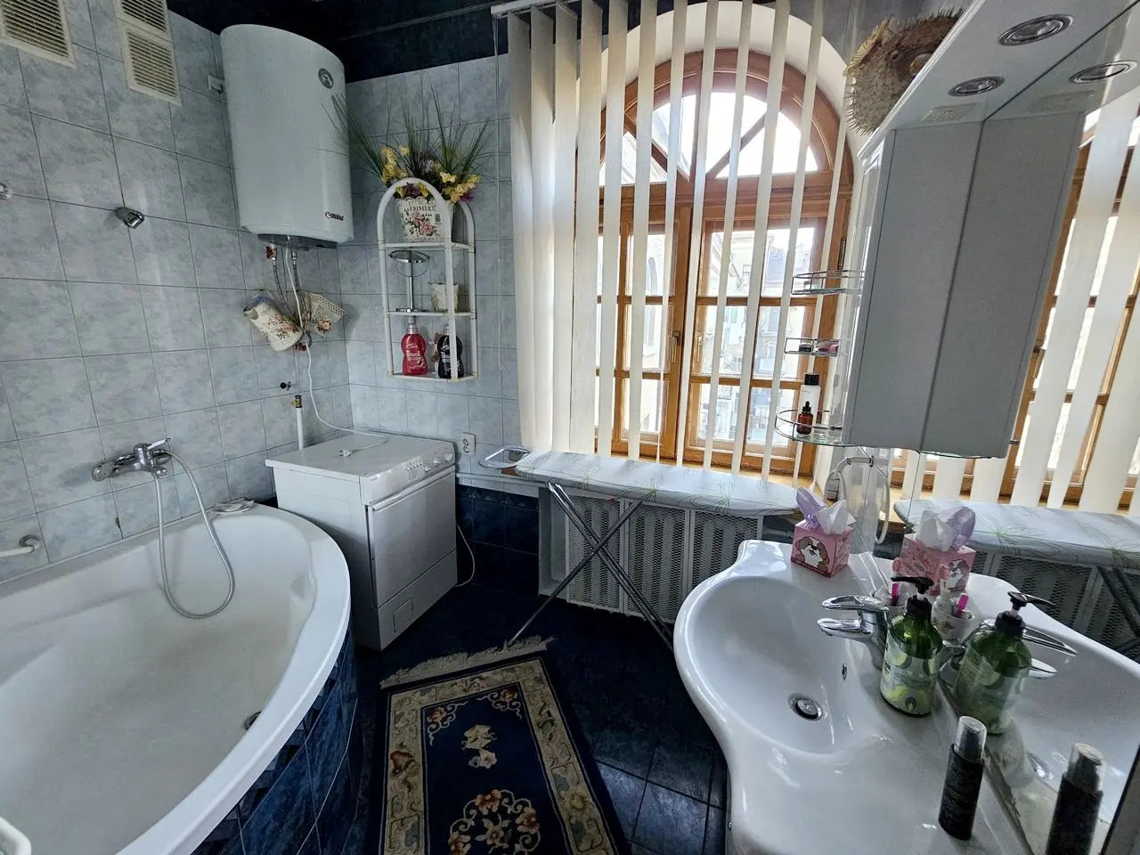 Фото Selling a 3-room apartment, 150 sq.m., Yuriia Savchenka Street 1а Dnipro, price: 99000 $, code 4298