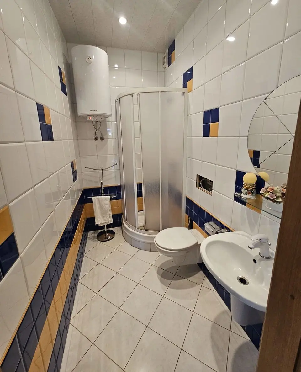 Фото Selling a 3-room apartment, 150 sq.m., Yuriia Savchenka Street 1а Dnipro, price: 99000 $, code 4298