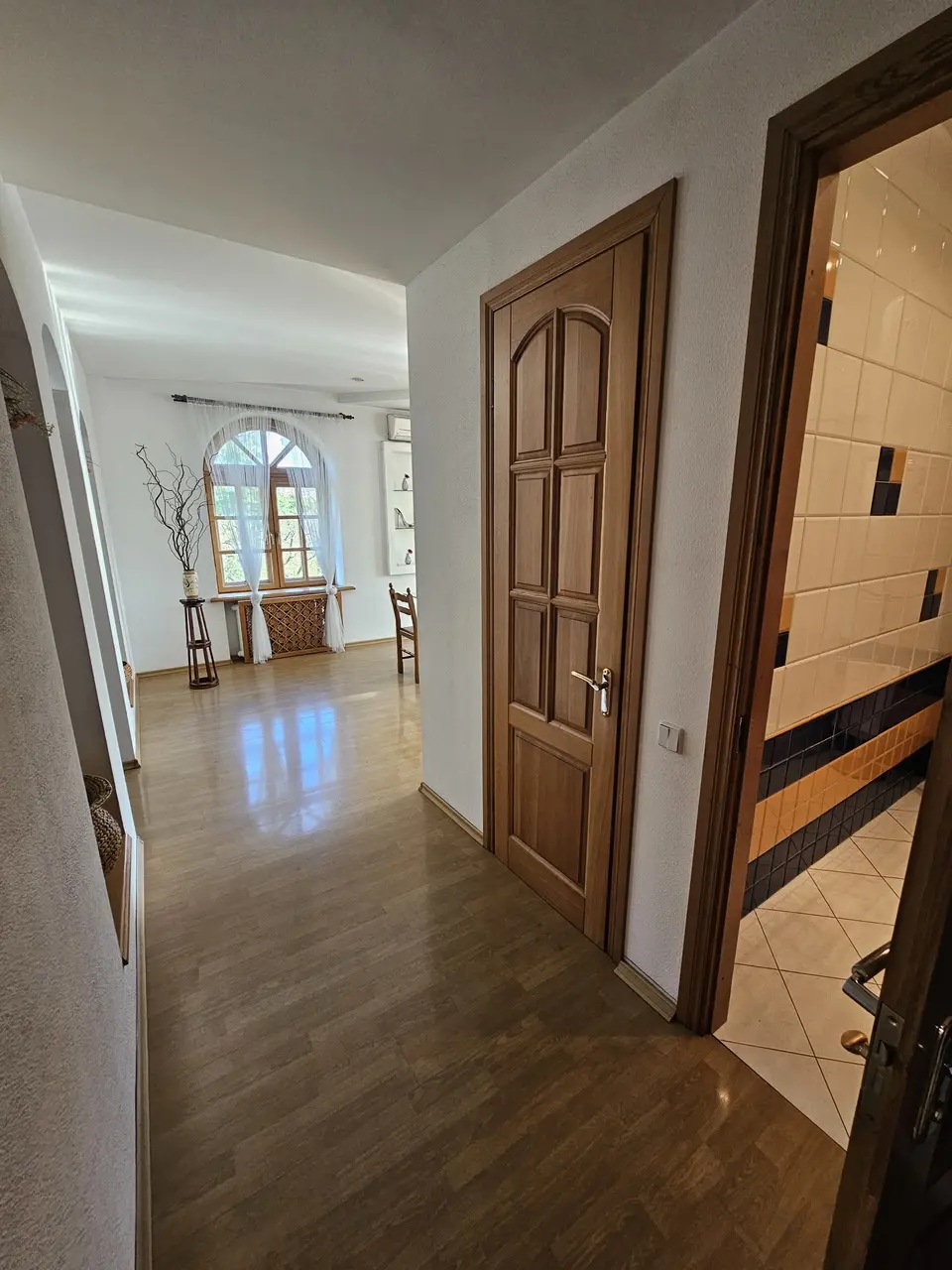Фото Selling a 3-room apartment, 150 sq.m., Yuriia Savchenka Street 1а Dnipro, price: 99000 $, code 4298