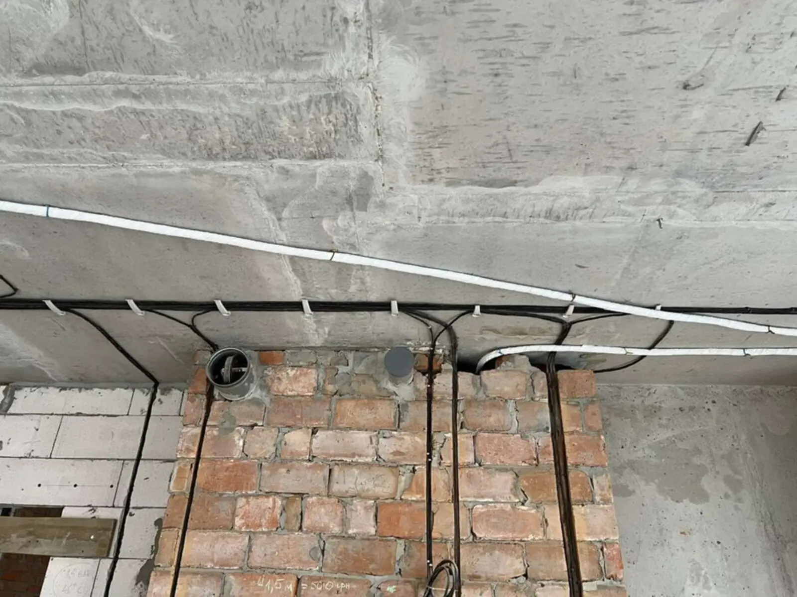 Фото Selling a 2-room apartment, 70 sq.m., Akademika Zabolotnoho Street  Kyiv, price: 125000 $, code 4299