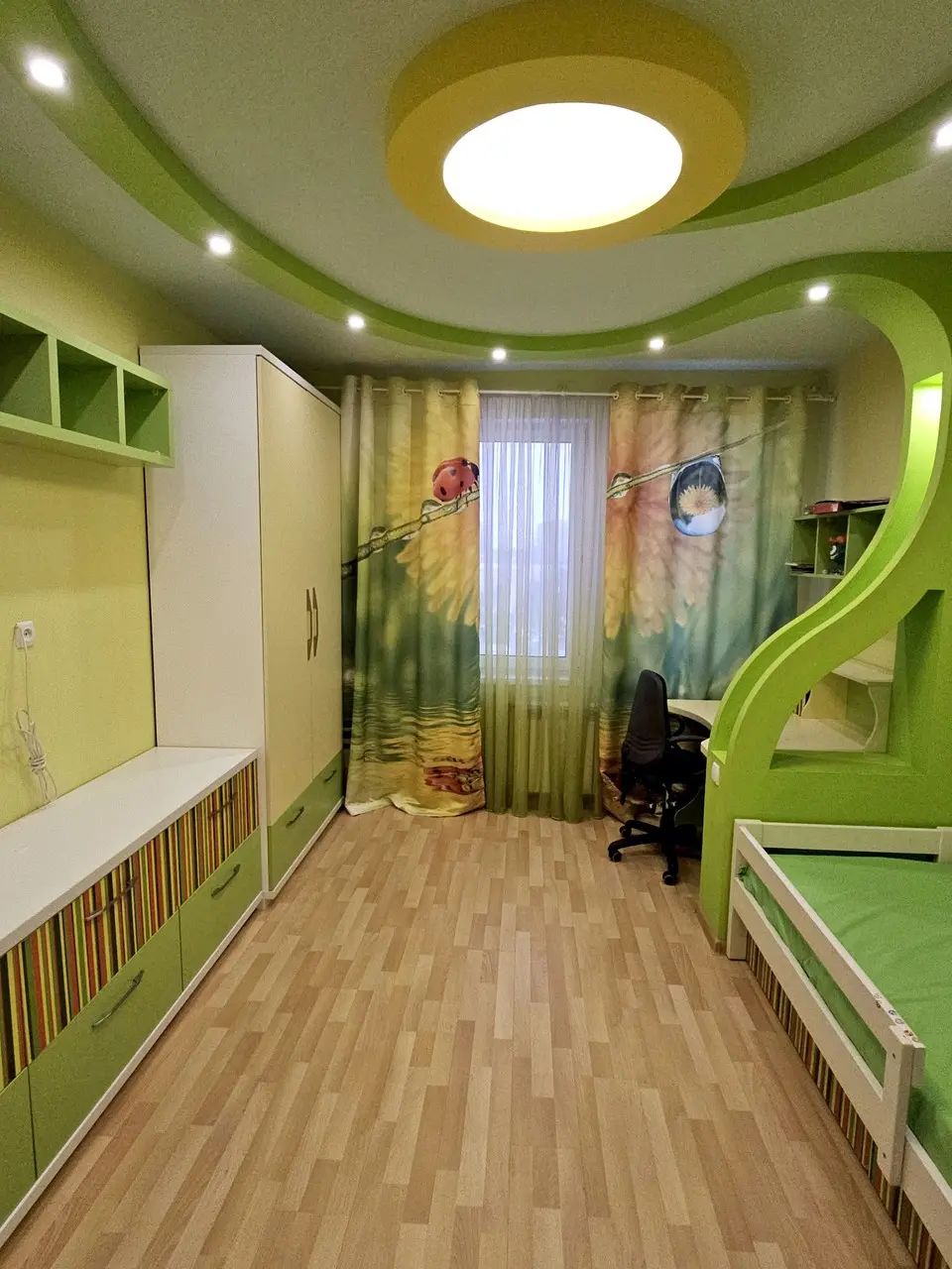 Фото Selling a 3-room apartment, 100 sq.m., 8-ho Bereznia Street 9а Slobozhanske, price: 105000 $, code 4301