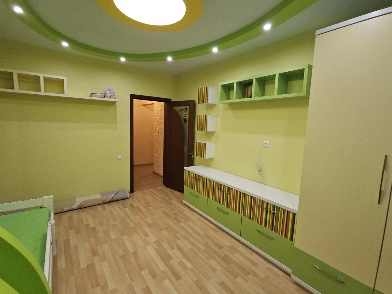 Фото Selling a 3-room apartment, 100 sq.m., 8-ho Bereznia Street 9а Slobozhanske, price: 105000 $, code 4301