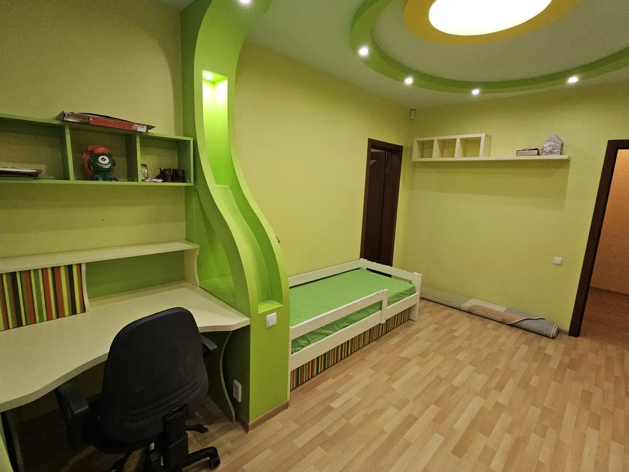 Фото Selling a 3-room apartment, 100 sq.m., 8-ho Bereznia Street 9а Slobozhanske, price: 105000 $, code 4301