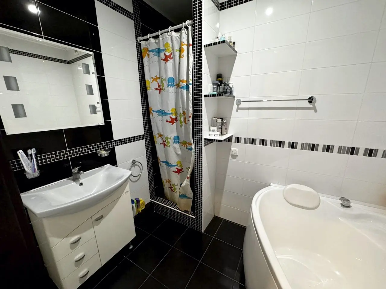 Фото Продаю 3 кімнатну квартиру, 101 кв. м, 8-го Березня вул.  Слобожанське, ціна: 82000 $, код 4303