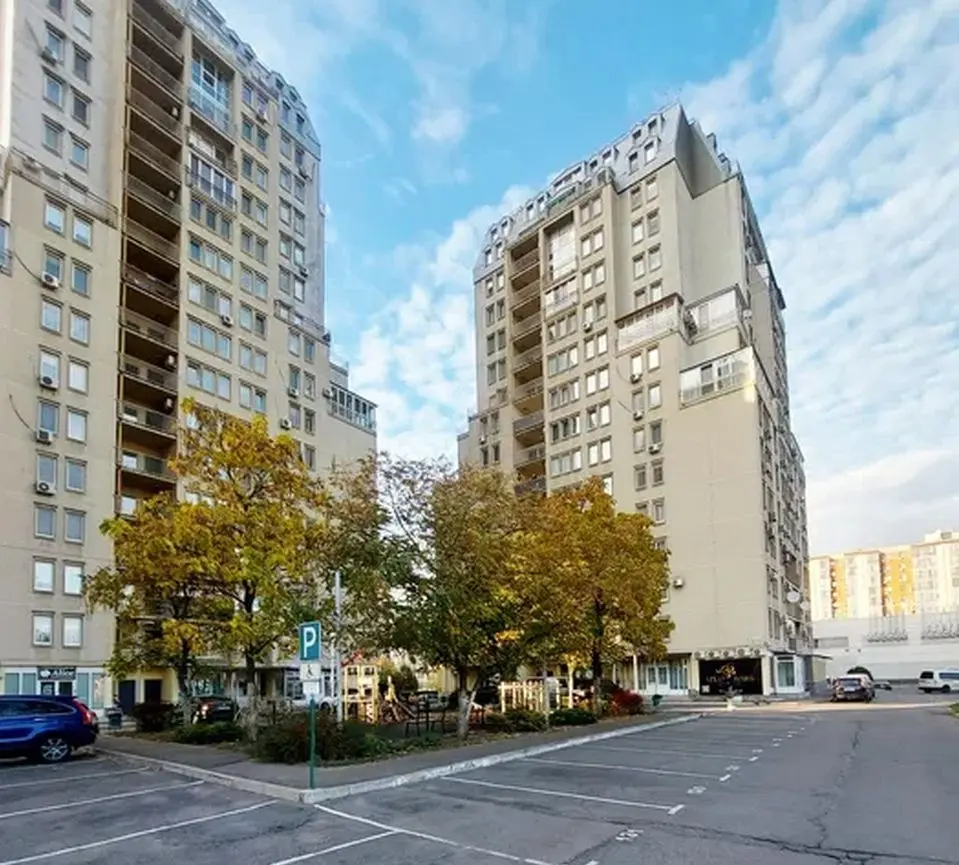 Фото Продаю 3 кімнатну квартиру, 101 кв. м, 8-го Березня вул.  Слобожанське, ціна: 82000 $, код 4303