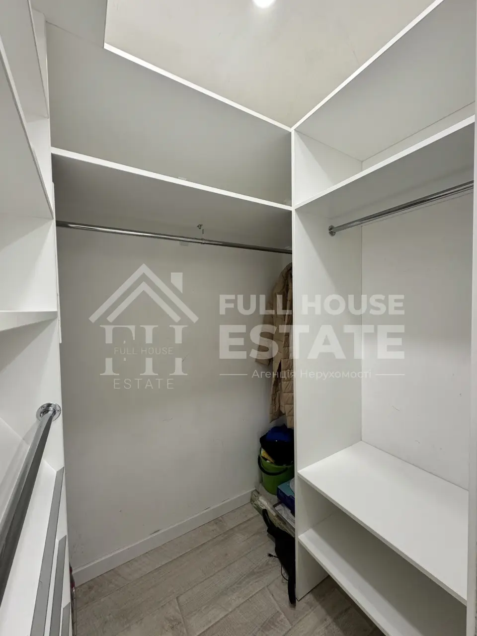 Фото Зняти 3 кімнатну квартиру, Анни Ахматової вул. 22 Київ в довгострокову оренду, ціна: 28000 UAH, код 4315