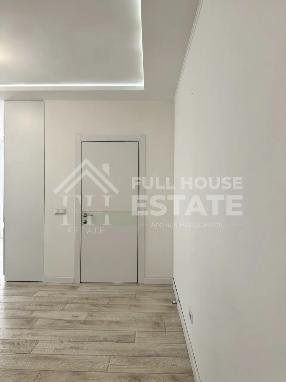 Фото Зняти 3 кімнатну квартиру, Анни Ахматової вул. 22 Київ в довгострокову оренду, ціна: 28000 UAH, код 4315