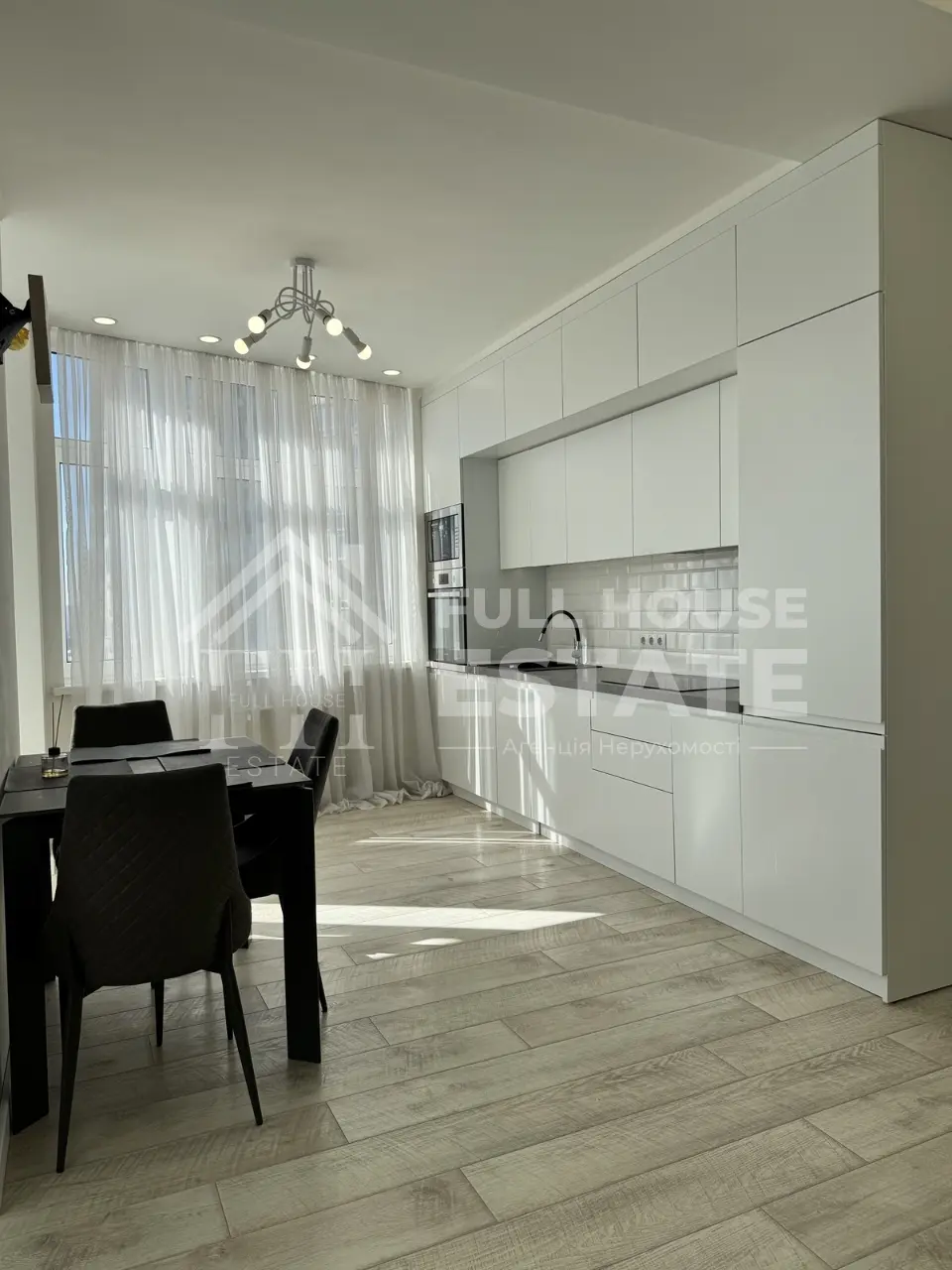 Фото Зняти 3 кімнатну квартиру, Анни Ахматової вул. 22 Київ в довгострокову оренду, ціна: 28000 UAH, код 4315