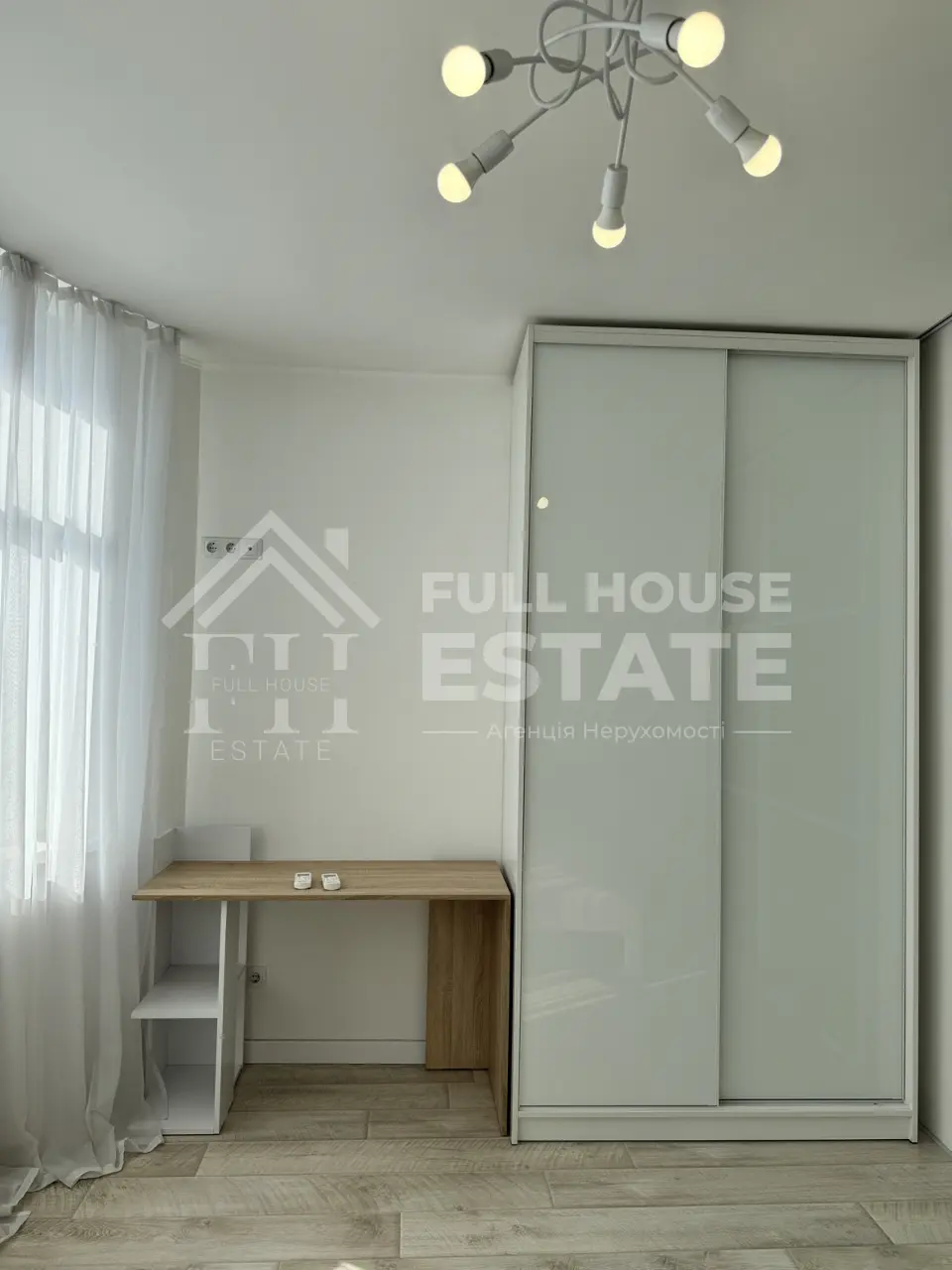 Фото Зняти 3 кімнатну квартиру, Анни Ахматової вул. 22 Київ в довгострокову оренду, ціна: 28000 UAH, код 4315