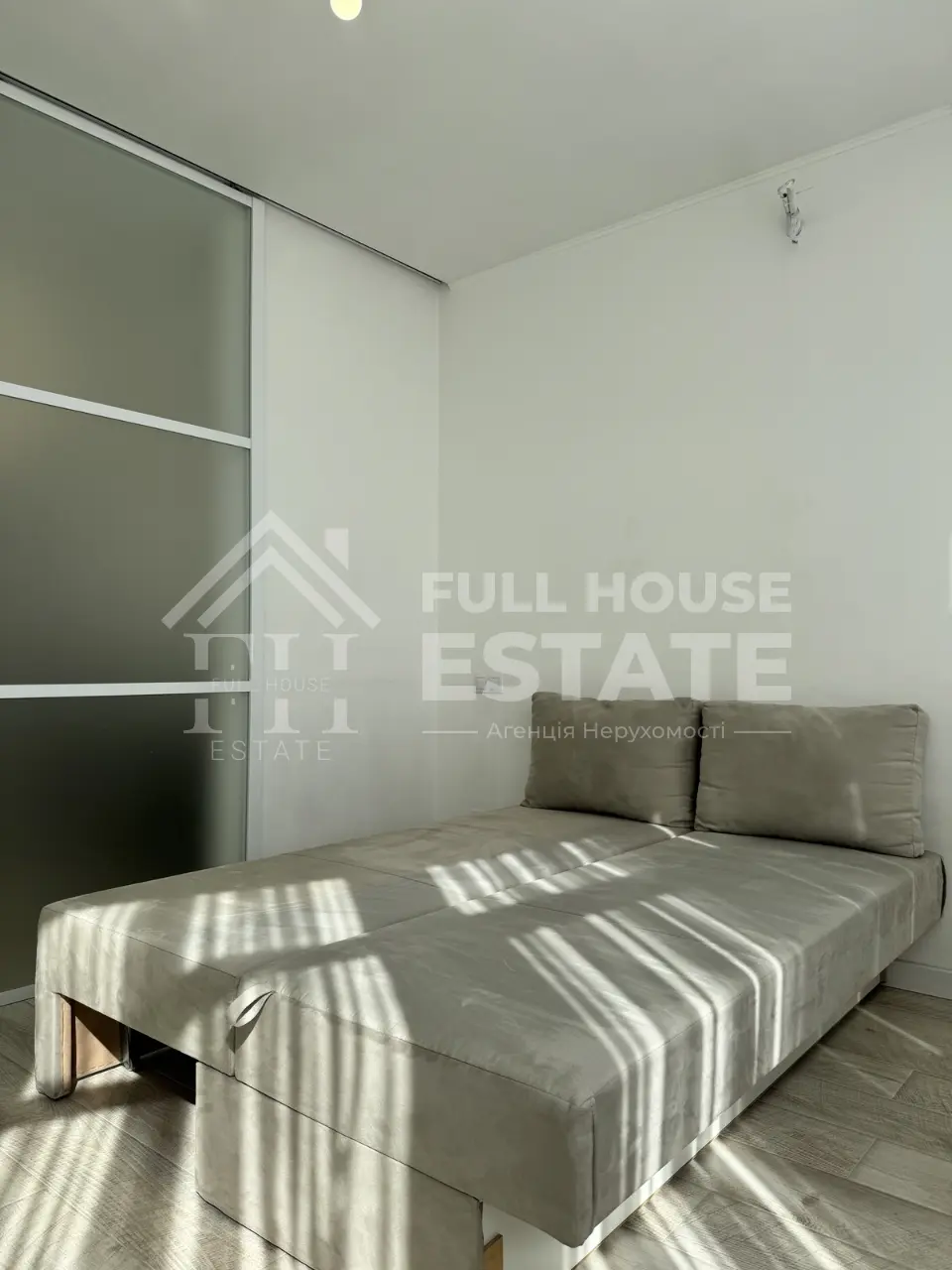 Фото Зняти 3 кімнатну квартиру, Анни Ахматової вул. 22 Київ в довгострокову оренду, ціна: 28000 UAH, код 4315