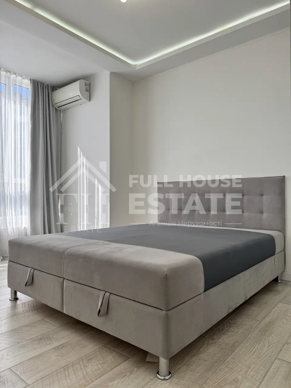 Фото Зняти 3 кімнатну квартиру, Анни Ахматової вул. 22 Київ в довгострокову оренду, ціна: 28000 UAH, код 4315