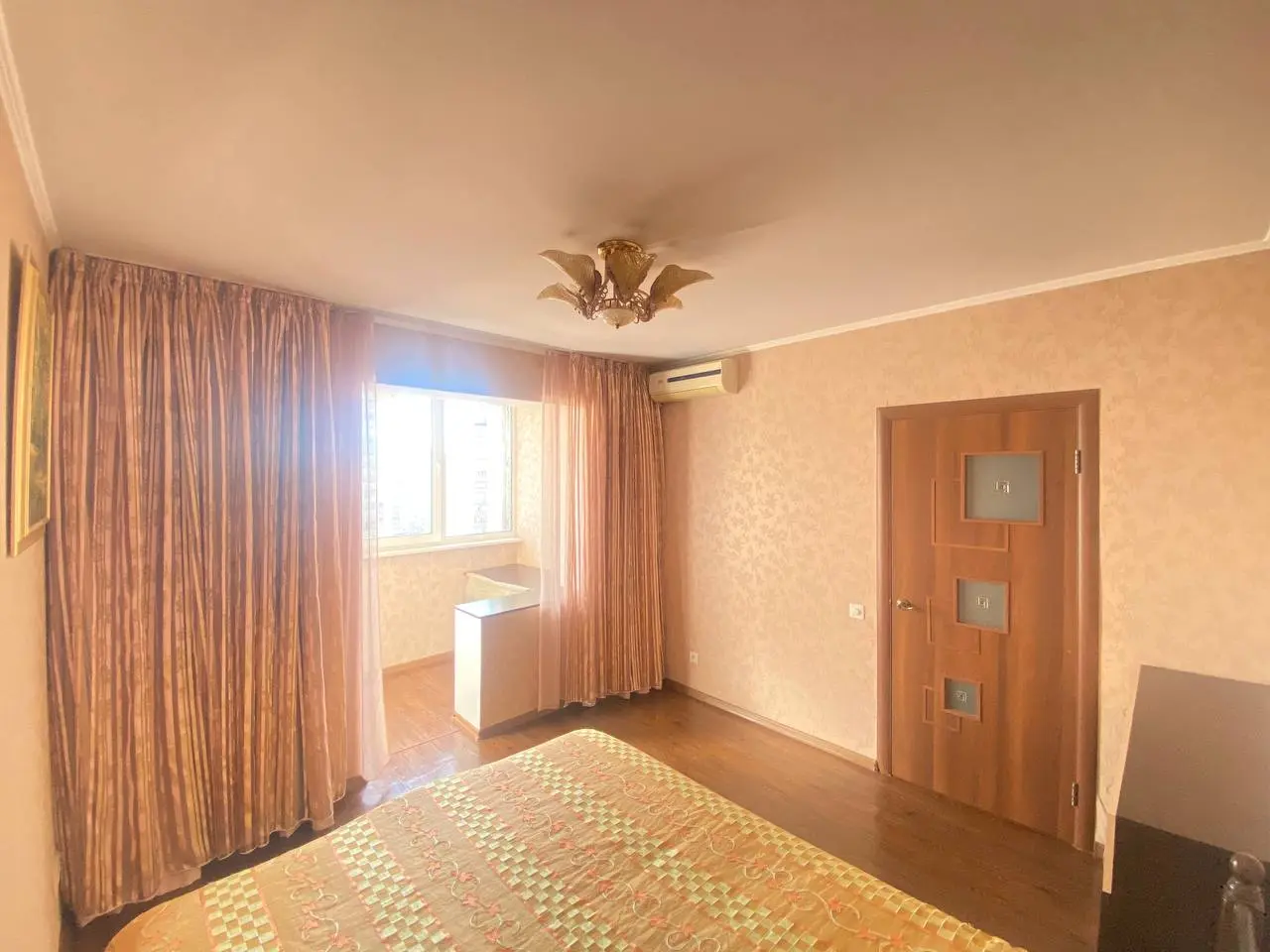 Фото Selling a 3-room apartment, 76 sq.m., Larysy Rudenko Street 3а Kyiv, price: 87000 $, code 4316