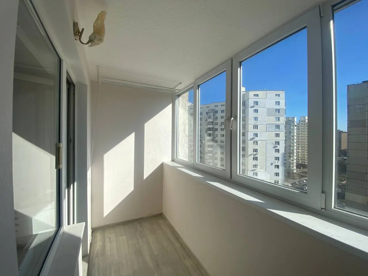 Фото Selling a 3-room apartment, 76 sq.m., Larysy Rudenko Street 3а Kyiv, price: 87000 $, code 4316