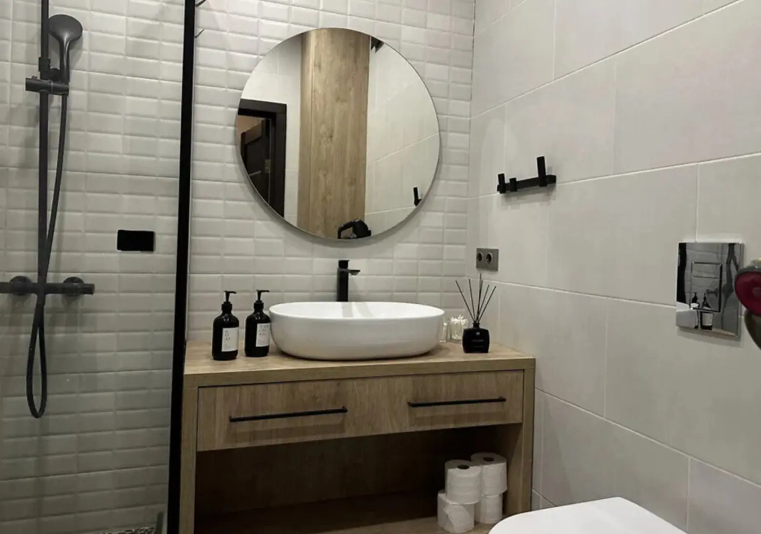 Фото Selling a 1-room apartment, 47 sq.m., Yunatska Street  Kyiv, price: 120000 $, code 4320