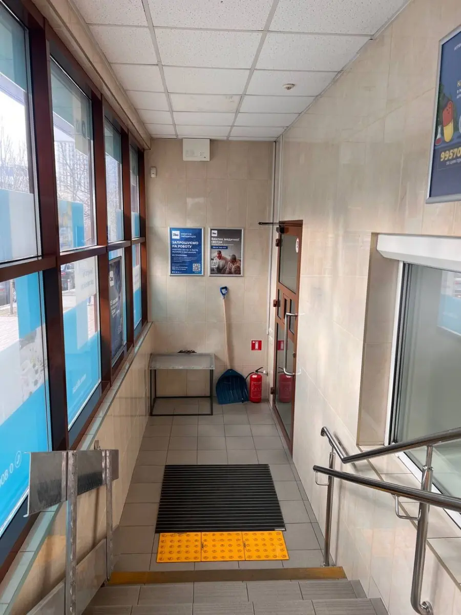 Фото Оренда торгівельної площі, Лесі Українки бульв. 3 Київ в довгострокову оренду, ціна: 22 $, код 4322