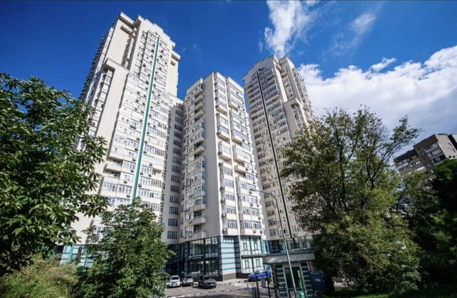 Фото Selling a 3-room apartment, 100 sq.m., Mytropolyta Vasylia Lypkivskoho Street (Urytskoho Street) 37б Kyiv, price: 225000 $, code 4326