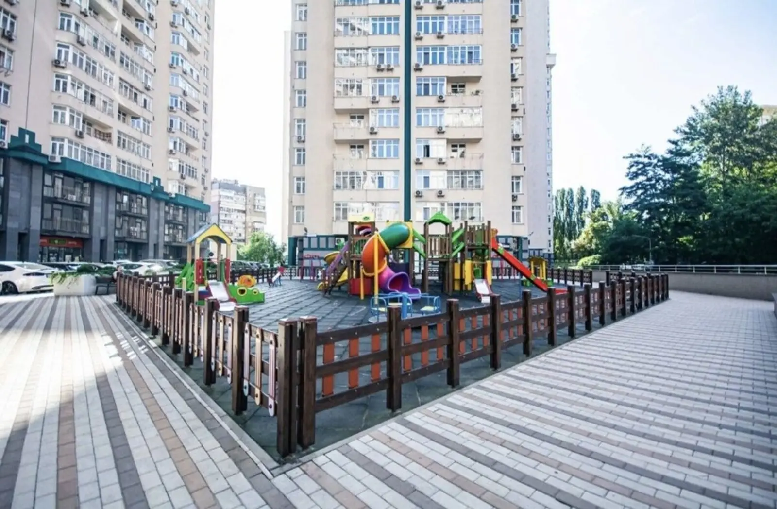 Фото Selling a 3-room apartment, 100 sq.m., Mytropolyta Vasylia Lypkivskoho Street (Urytskoho Street) 37б Kyiv, price: 225000 $, code 4326
