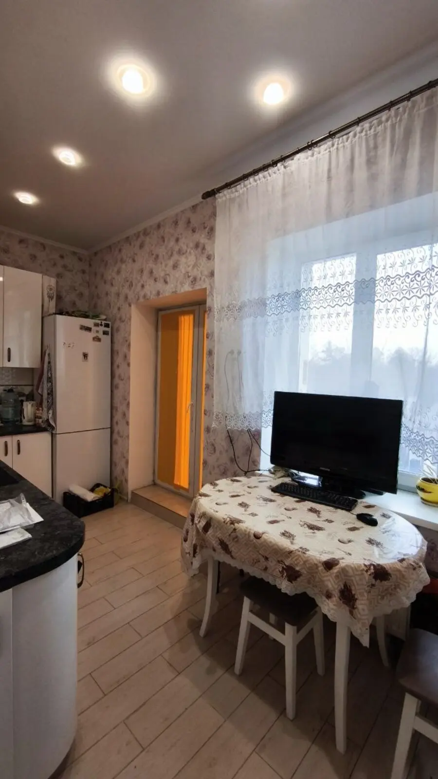 Фото Selling a 2-room apartment, 42 sq.m., Levadna Street 56 Kyiv, price: 47000 $, code 4327