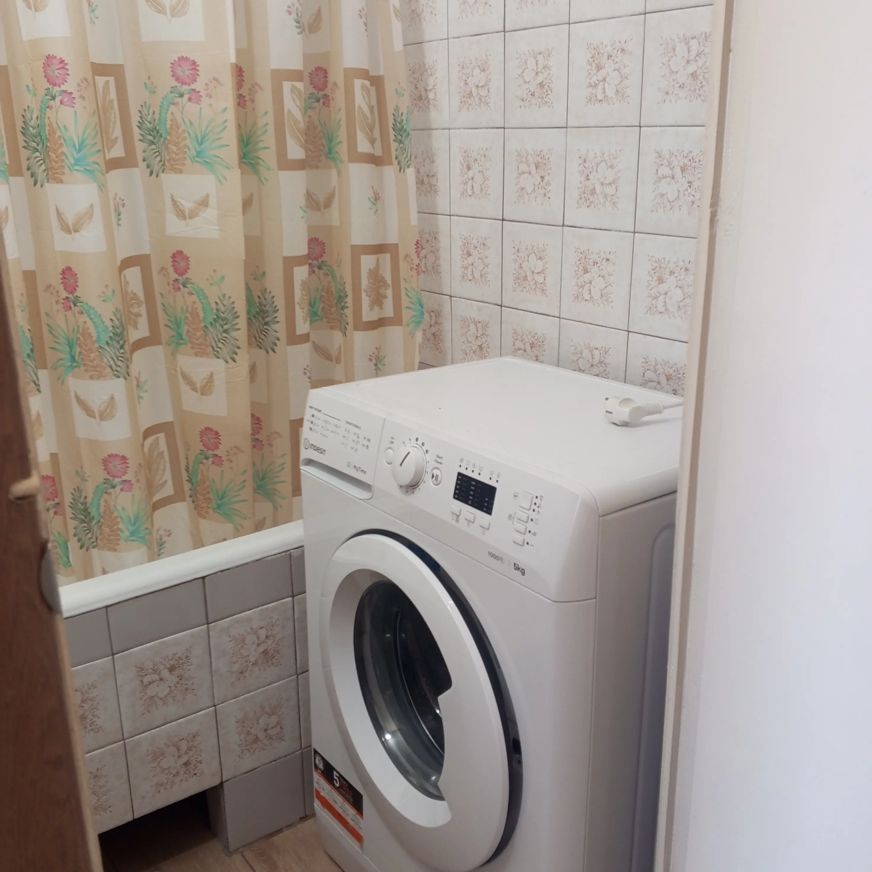 Фото Rent a 2-room apartment, Volodymyra Vysotskoho Boulevard 4 Kyiv for long-term rent, price: 12000 UAH, code 4328