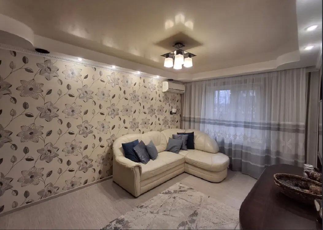 Фото Продаю 3 кімнатну квартиру, 58 кв. м, Мілютенка вул. 9 Київ, ціна: 75000 $, код 4338