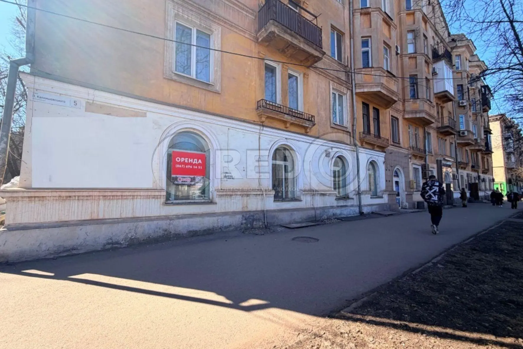 Фото Оренда торгівельної площі, Петра Калнишевського вул. (Харитонова)  Кривий Ріг в довгострокову оренду, ціна: 400 UAH, код 4358