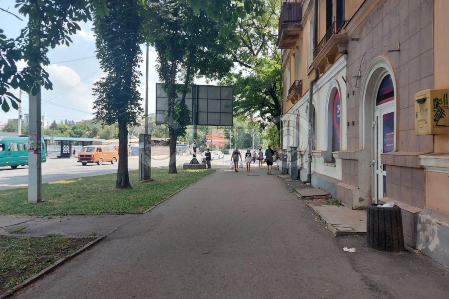 Фото Оренда торгівельної площі, Петра Калнишевського вул. (Харитонова)  Кривий Ріг в довгострокову оренду, ціна: 400 UAH, код 4358